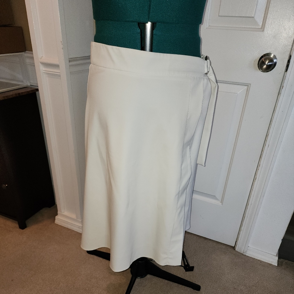 Asymmetrical Hem Skirt - Picture 2 of 10